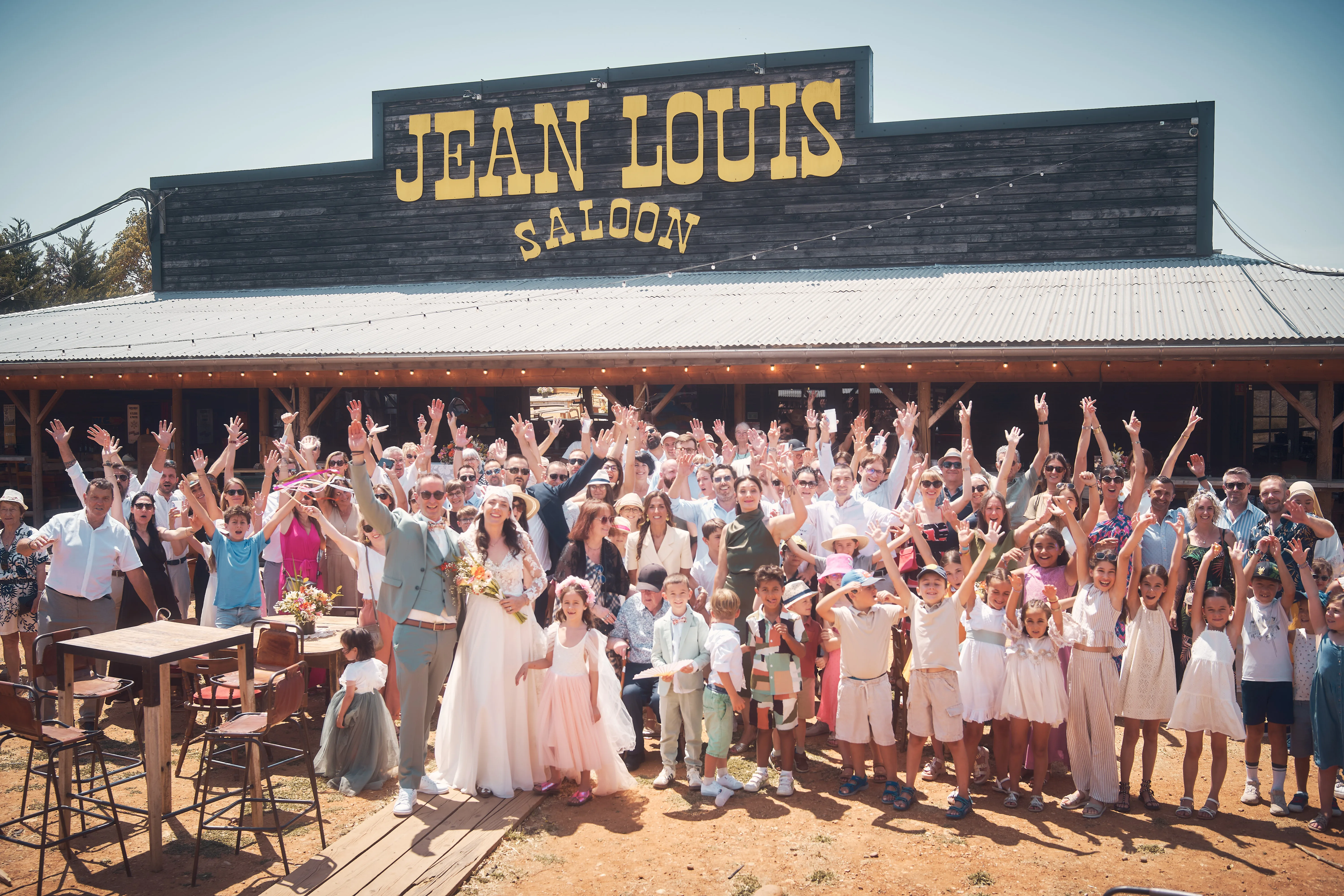 Enseigne d'un lieu de réception pour un mariage.